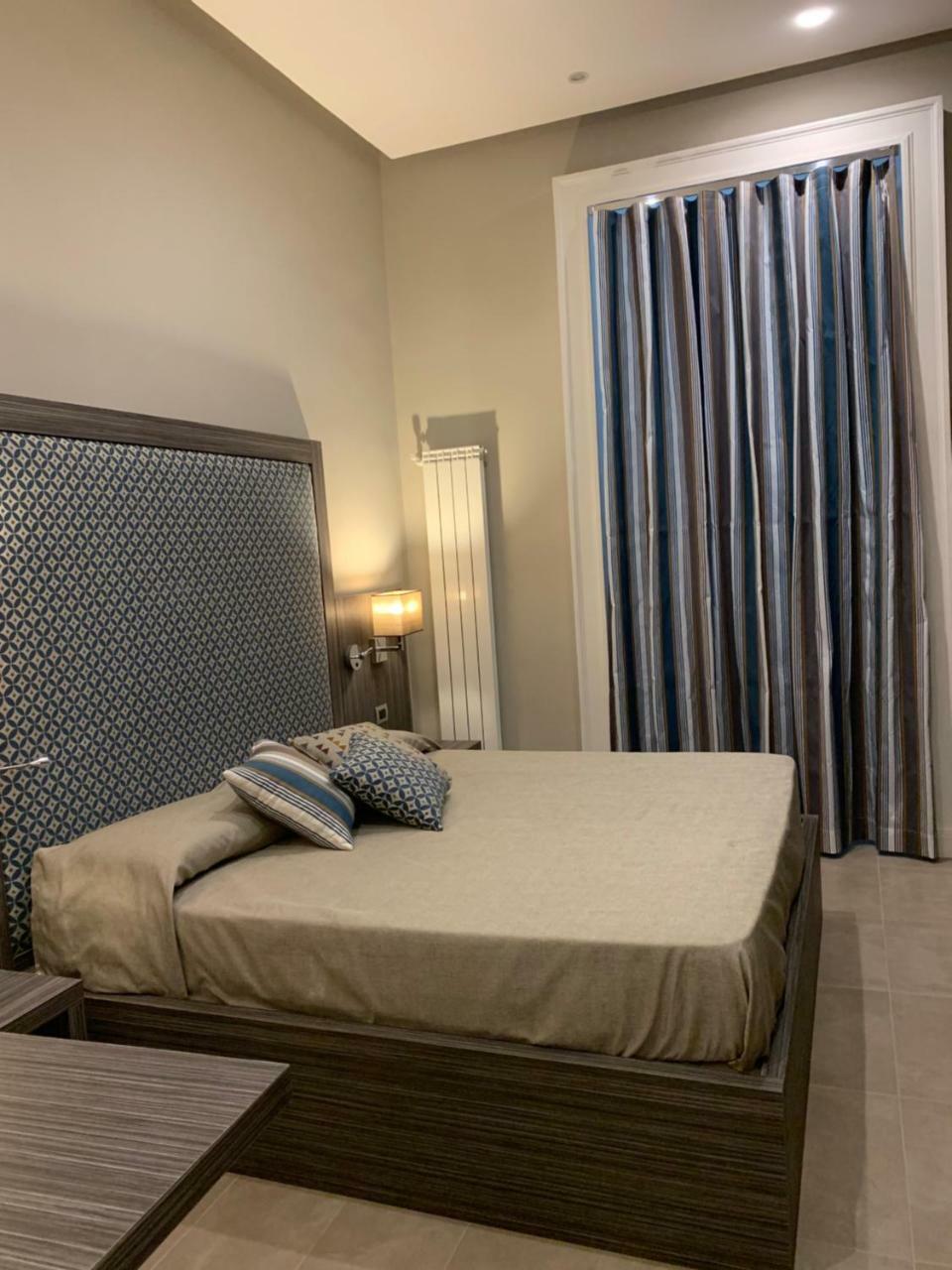Hotel Ausonia Neapol Zewnętrze zdjęcie